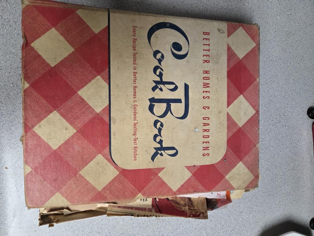 Grandmother's stuffed 1940s cookbook